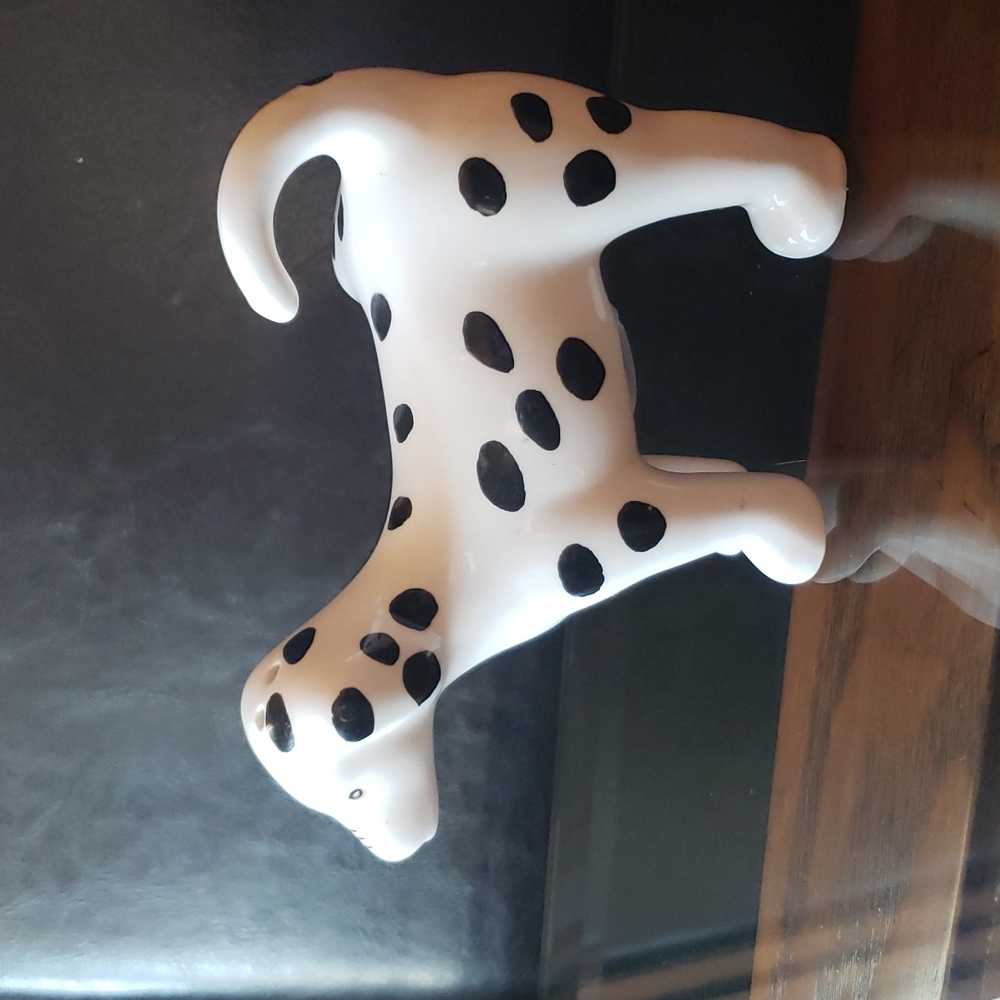 Pee Dalmation puppy salt or pepper shaker. - Picture 2 of 15